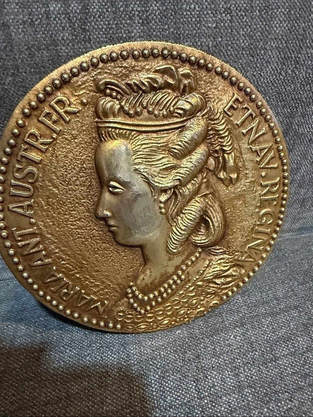 Arabesque rich medallion elegant